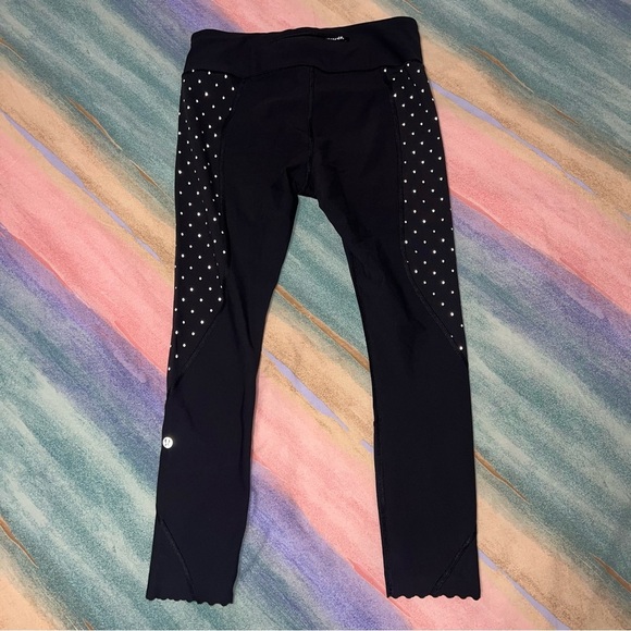 Lululemon Tight Stuff Tight in Black/Sequin Dot Black Silver/White | Size 8 - Picture 7 of 11